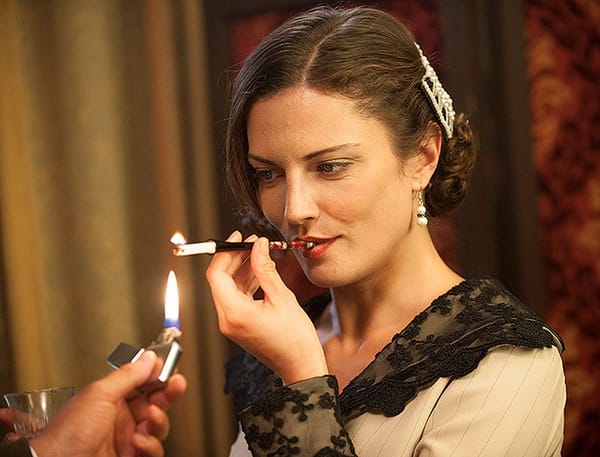 Теодора Духовникова: За да си добър актьор, трябва да излезеш на сцената и да разкриеш душата си!